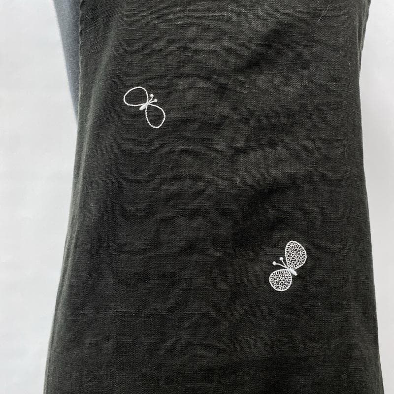 ミナペルホネン/リネンエプロン/チョウチョ/xs7981/ブラック