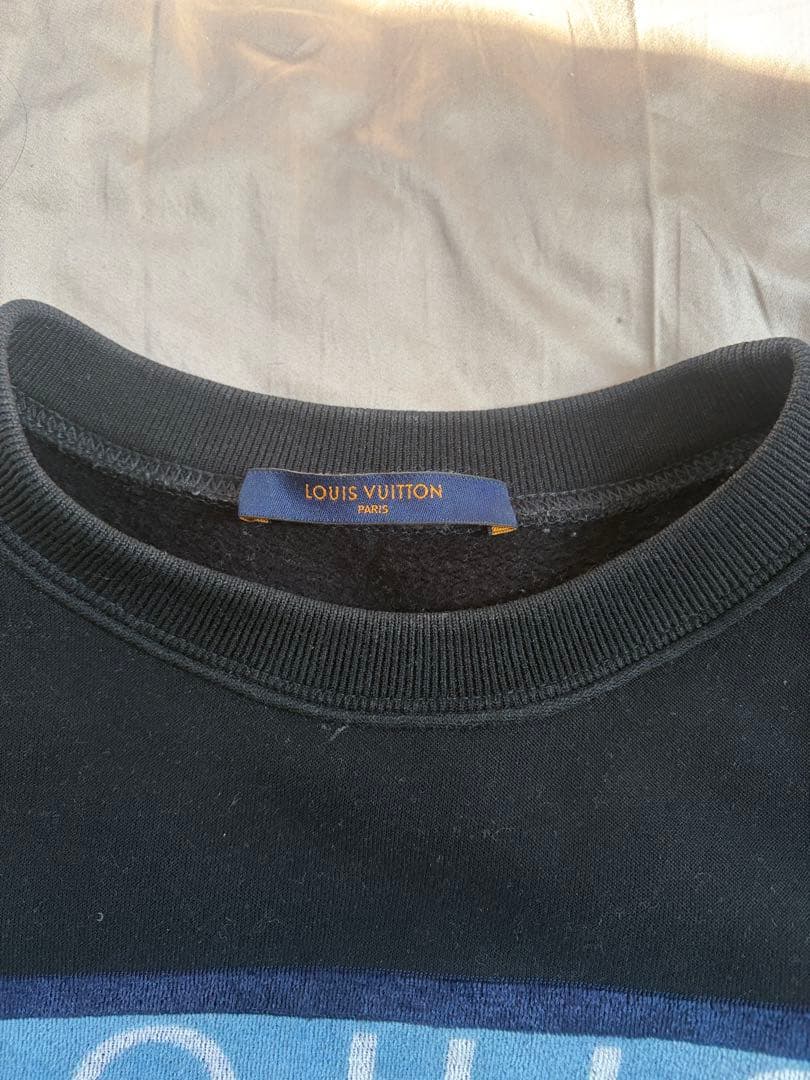 LOUIS VUITTON ブラック スウェット