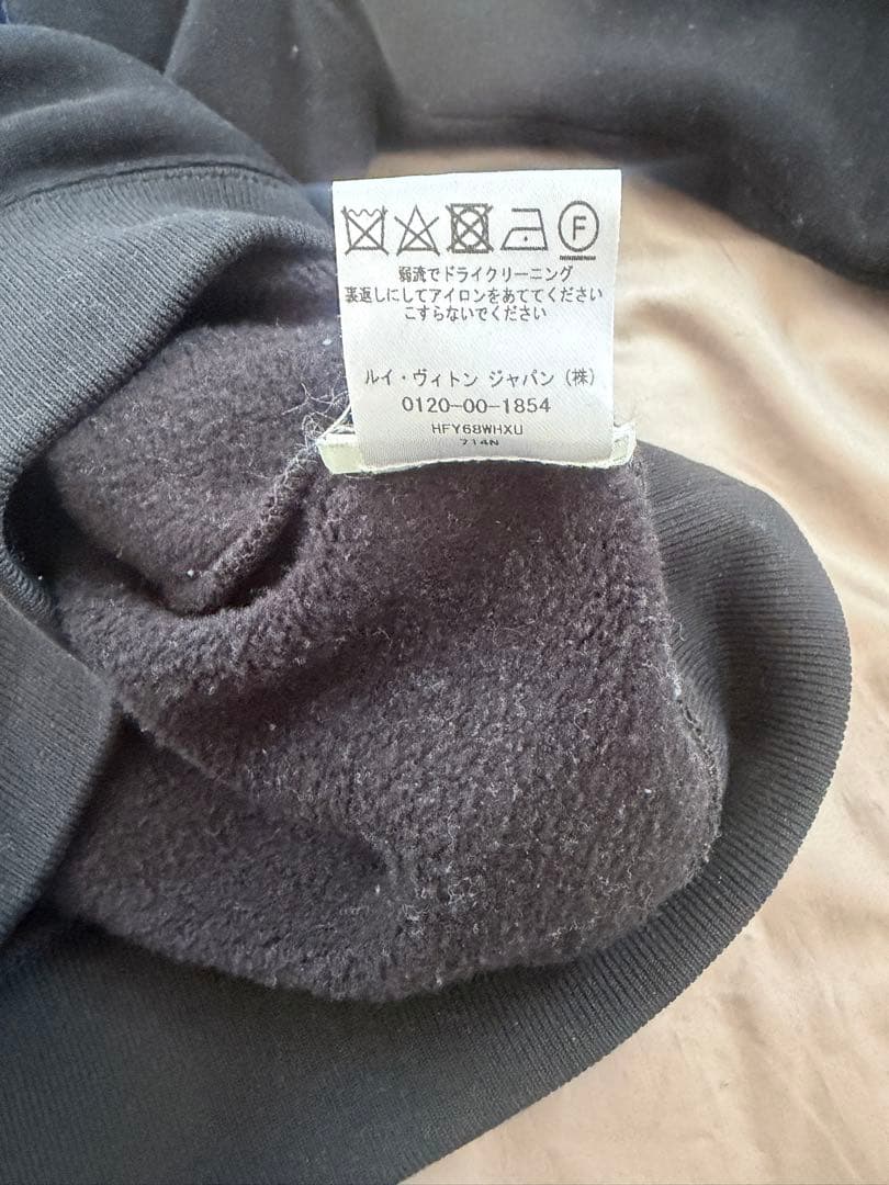 LOUIS VUITTON ブラック スウェット
