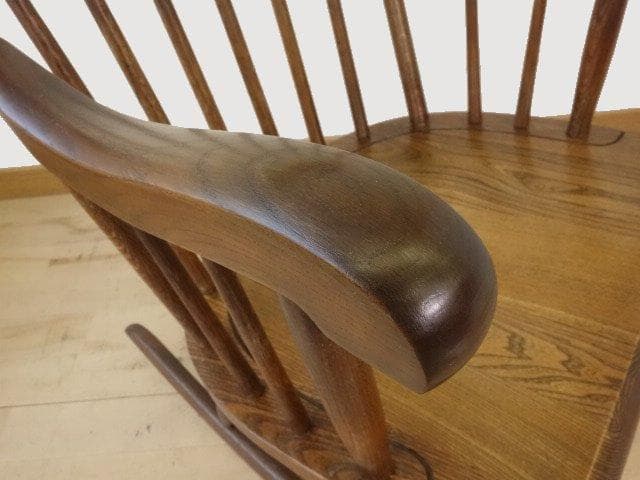 飛騨産業キツツキ　木製　ロッキングチェアーA　再塗装済　ＵＳＥＤ