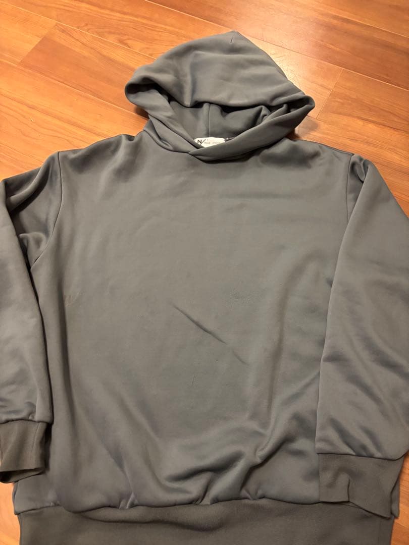 NEUTRALWORKS．PILEUS フーディー