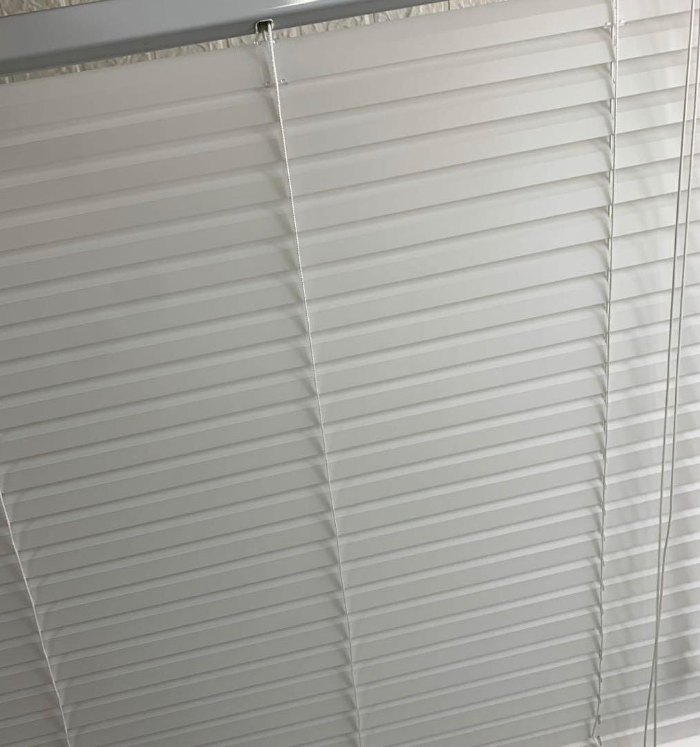 ★採光ブラインド アカリナ W90×H135 左右2つ