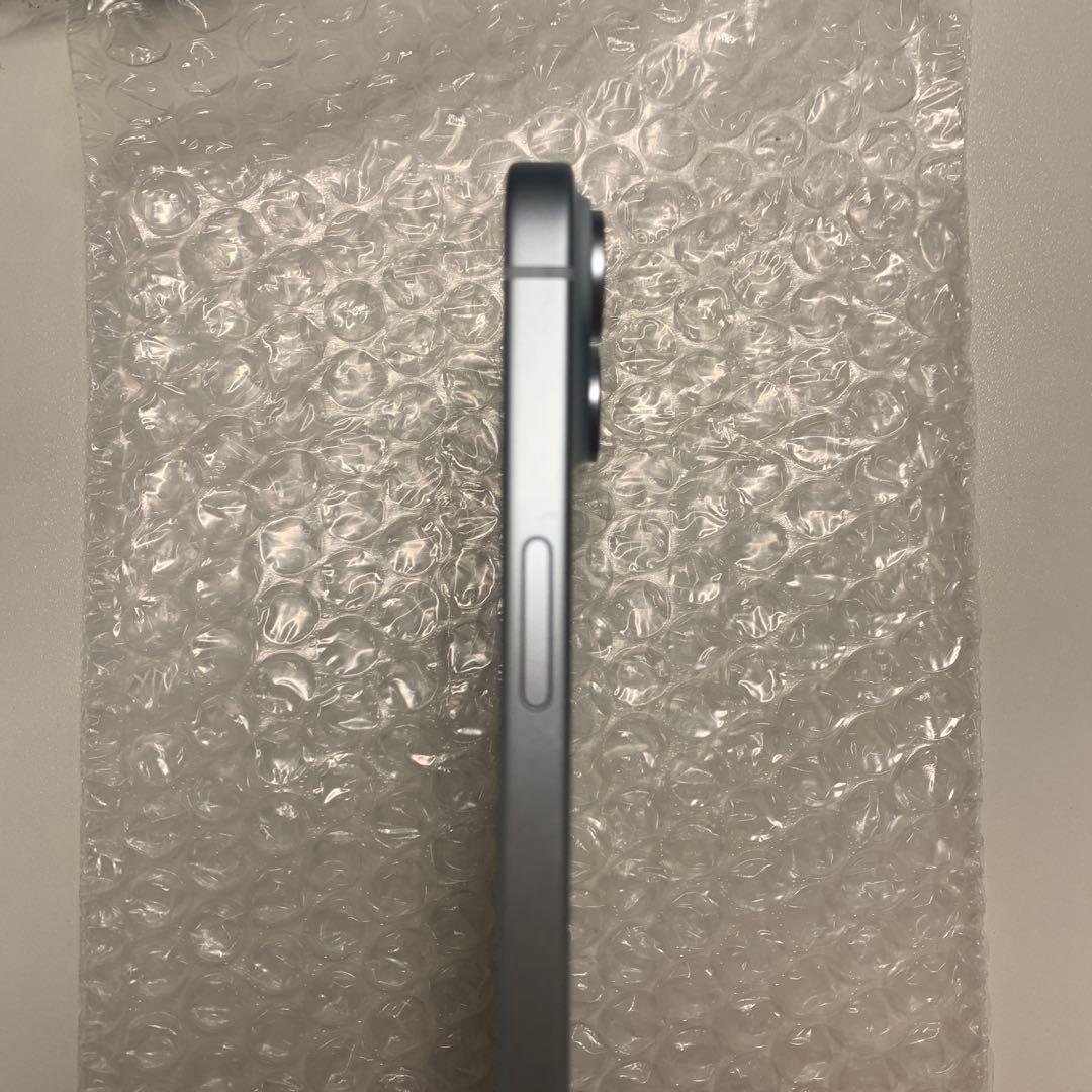 美品　iPhone15 256GB