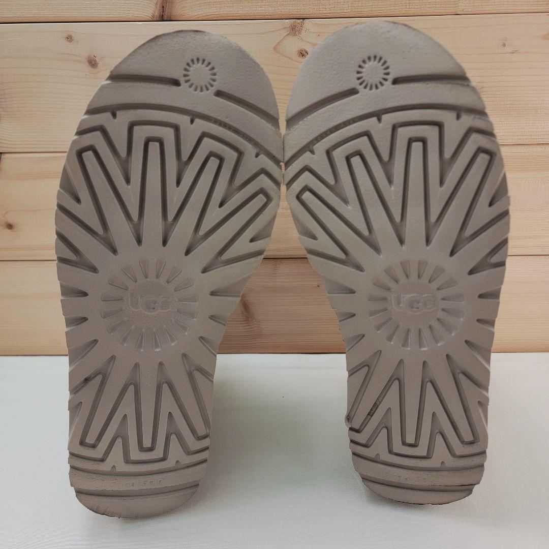 アグ クラシック ウルトラ ミニ プラットフォーム ベージュ 23cm