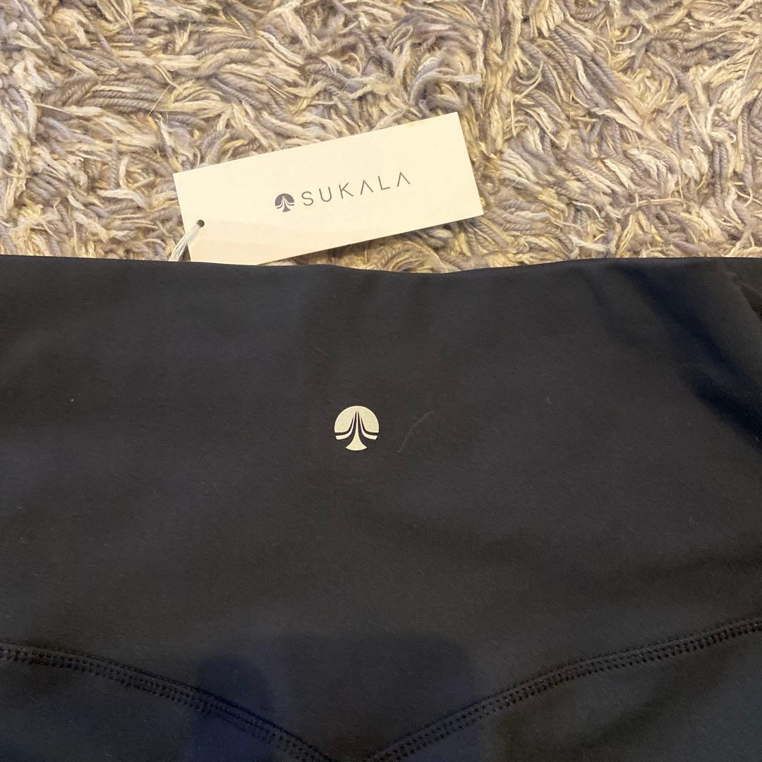 SUKALA ブラック ヨガフレアパンツ