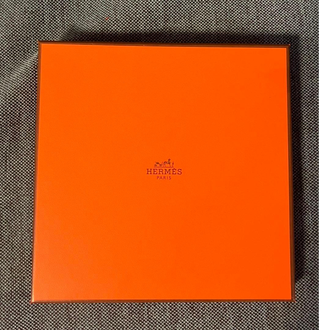 新品・未使用タグ付き エルメス　カレ・タオル 《ヴィス・ヴェルサ》