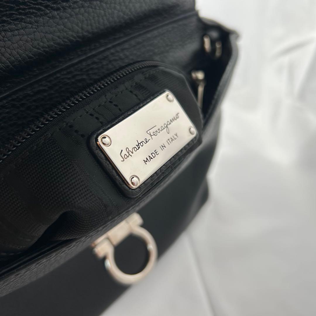 極美品　フェラガモ　ソフィア　2wayショルダーバッグ　レザー　ハンドバッグ　黒