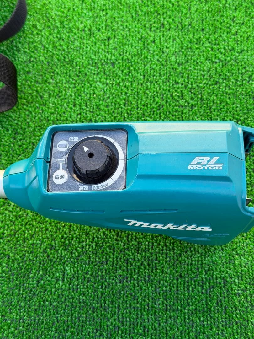 makita マキタ　充電式草刈機 MUR142UD
