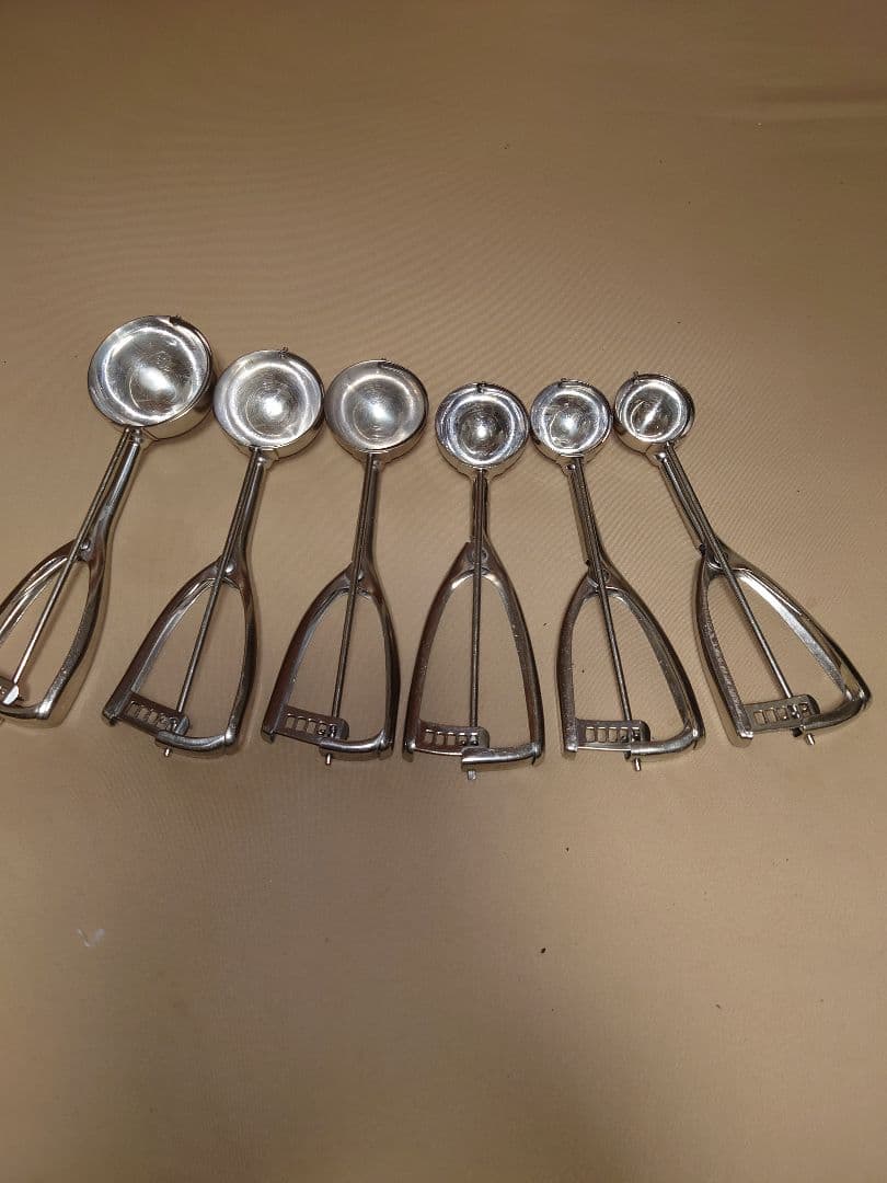 6種類アイスクリームディッシャー　18-8ステンレス【送料無料】【中古品】