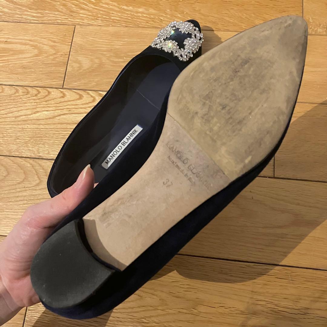 マノロブラニク パンプス　ハンギシ　フラット　ベルベット　37 ネイビー　紺