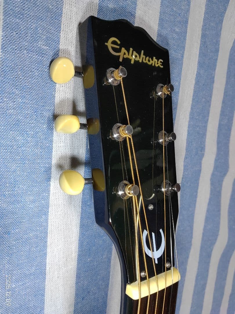 EpiphoneのGibsonヘッドの小振りアコギEL-00美品、ハードケース付