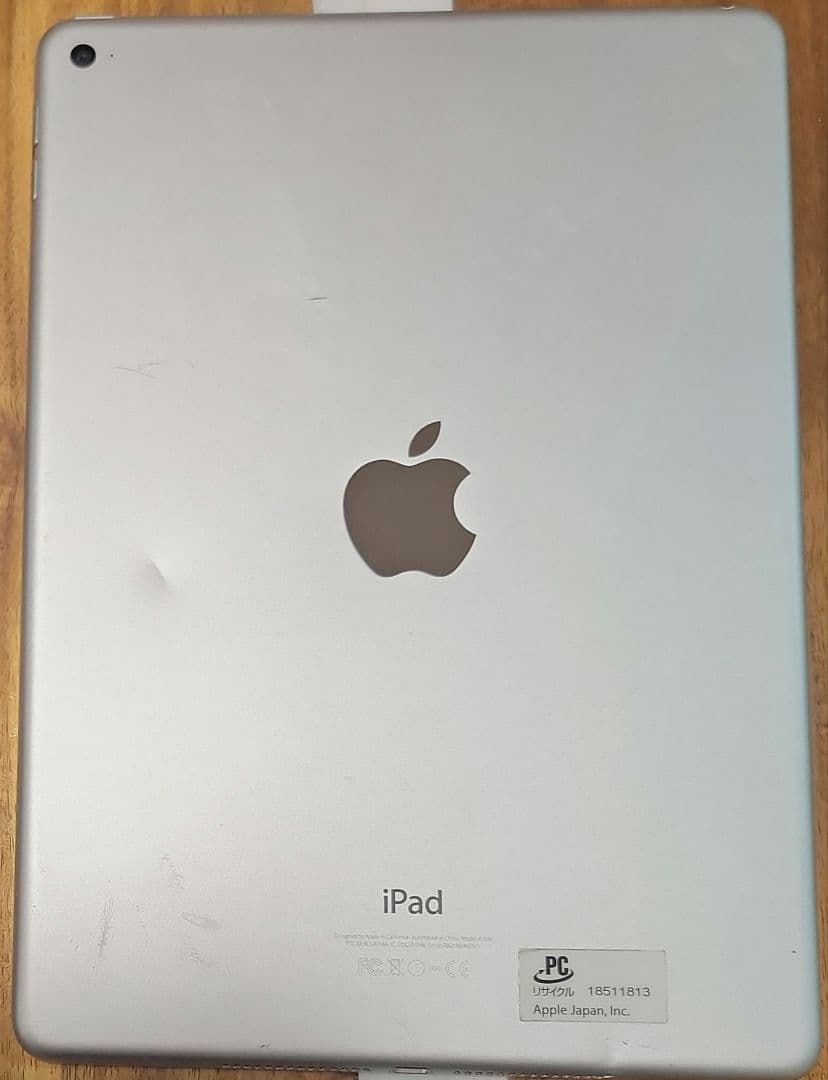 Apple iPad シルバー 本体　ジャンク品
