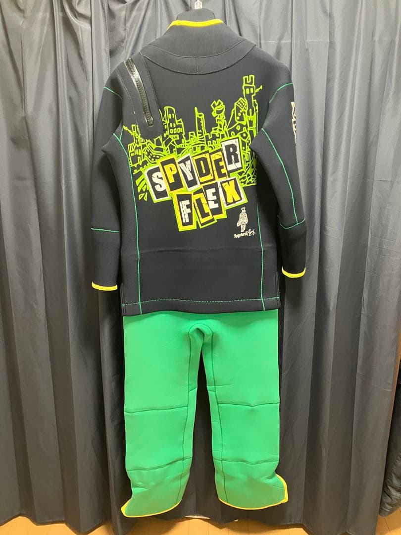 【値下げ】SPYDERFLEX ドライスーツ 黒/緑