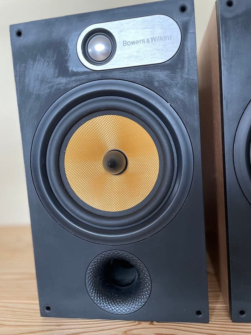 Bowers & Wilkins ブックシェルフスピーカー　685