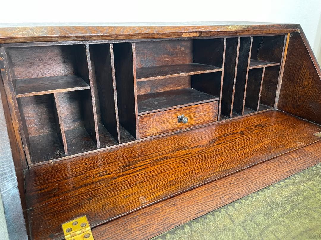 端正なフォルム♪ 英国 アンティーク ライティングビューロー ツイストレッグ