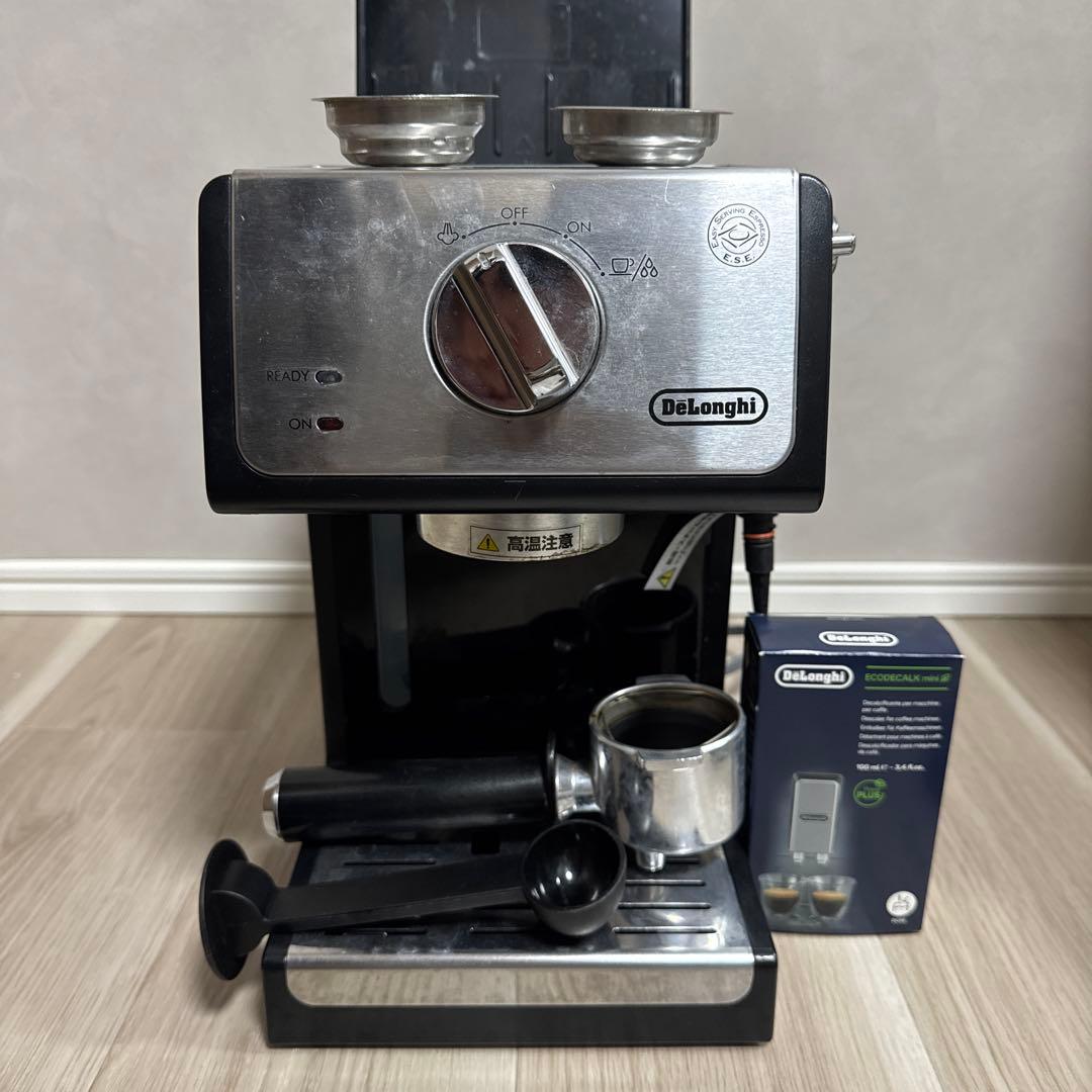 DeLonghi エスプレッソマシン ブラック&シルバー/ECP3220J-BK