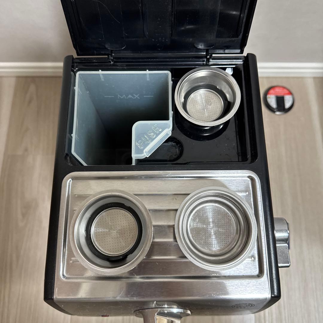 DeLonghi エスプレッソマシン ブラック&シルバー/ECP3220J-BK