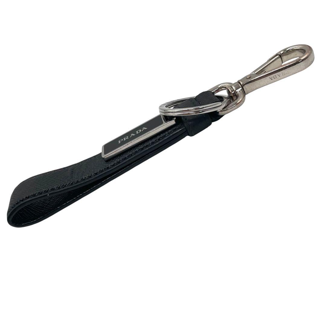 PRADA プラダ✨サフィアーノレザー キーリング キーホルダー ブラック