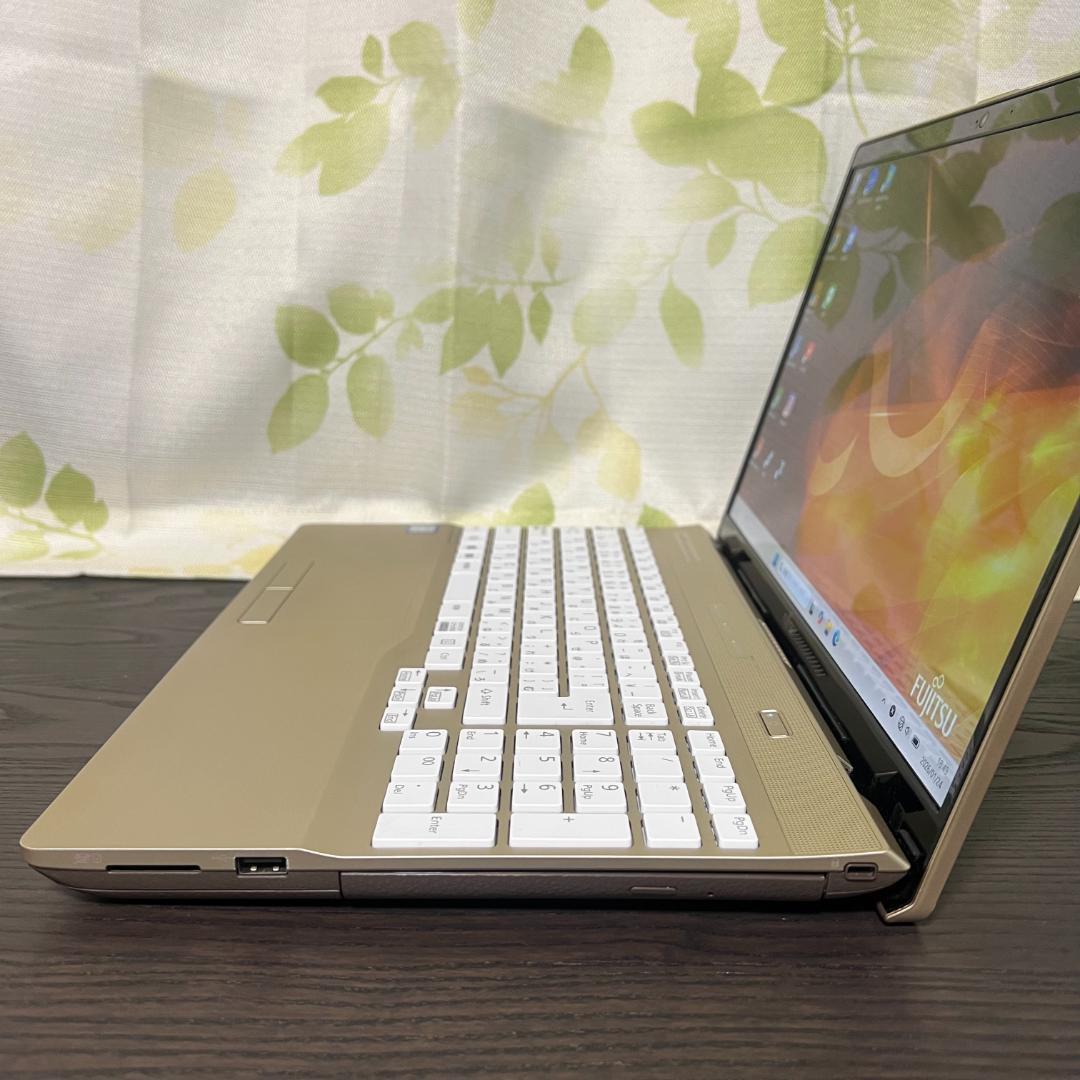 コスパ◎✨富士通 LIFEBOOK☆SSD256GB☆メモリ8GB☆Corei3