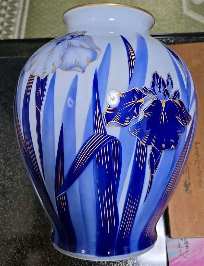 深川製陶印いり木箱いり青と白の陶器製花瓶