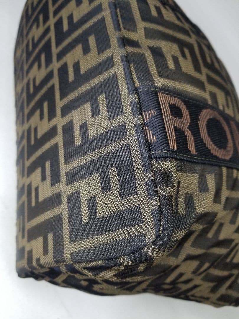 ヴィンテージ フェンディ FFモノグラム ジッピーハンドバッグ（ブラウン）