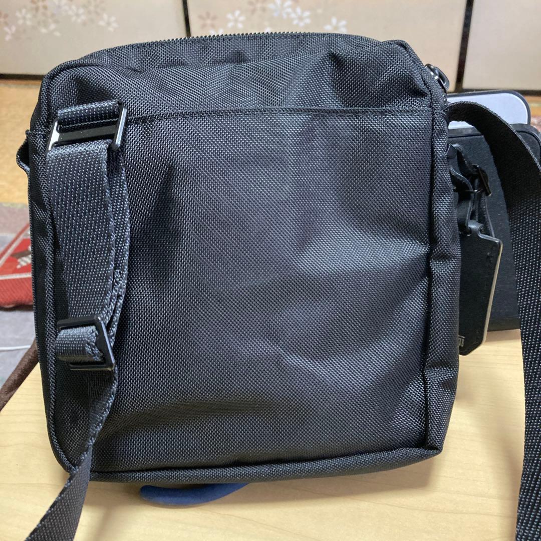 TUMI ブラック ショルダーバッグ 中型