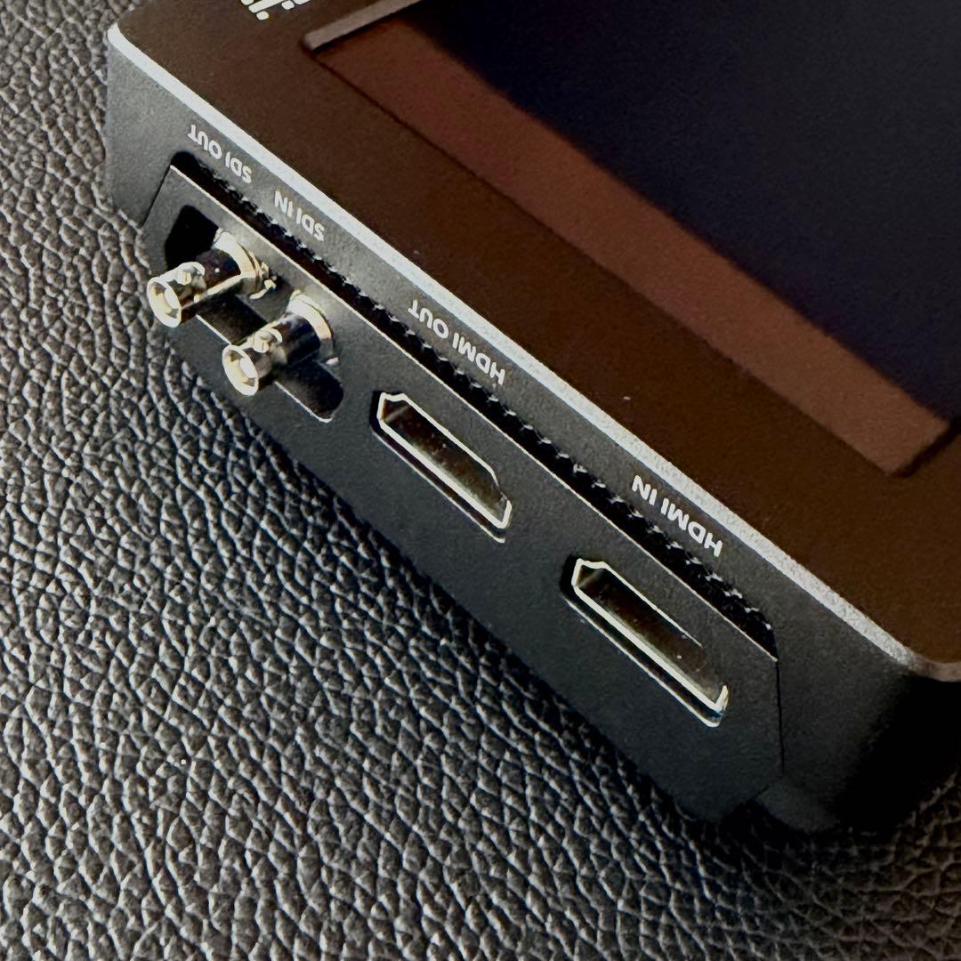 Video Assist 5” 12G HDR モニター