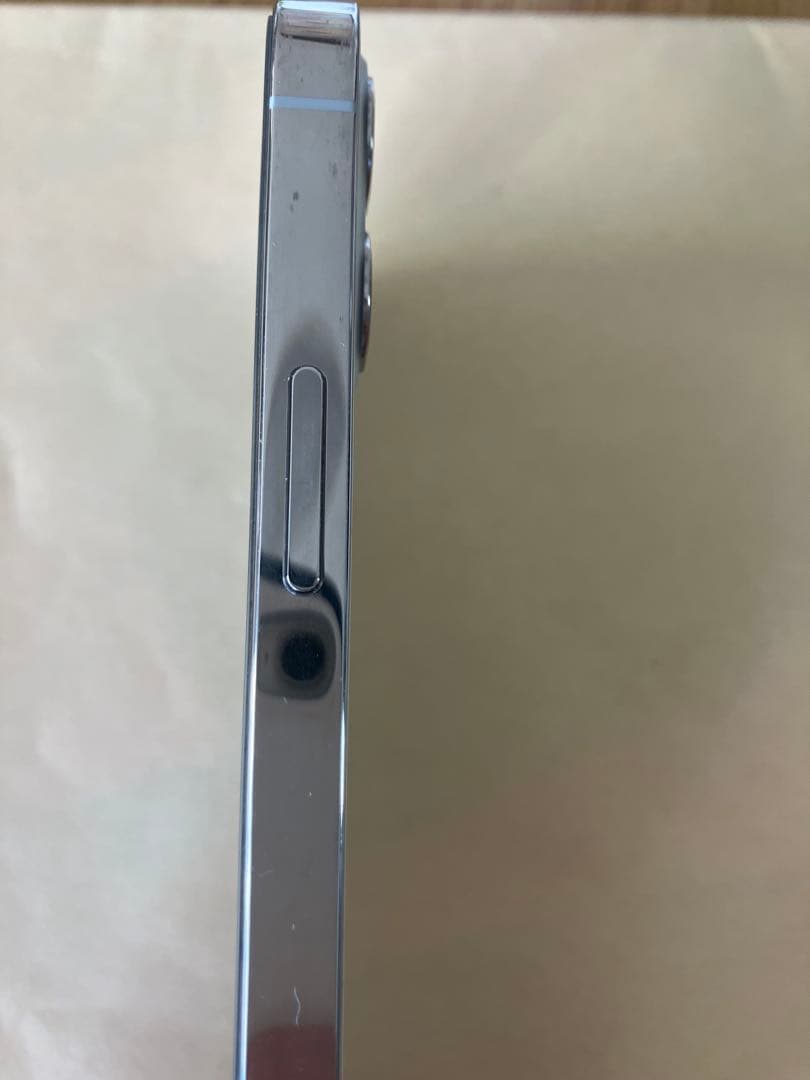 Apple iPhone 12 Pro 白 本体　ジャンク品