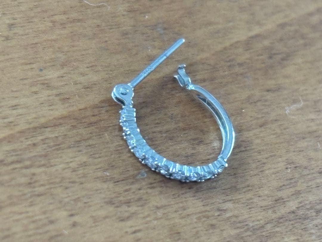 美品　プラチナダイヤモンドピアス　片耳のみ⭐︎ニコちゃん