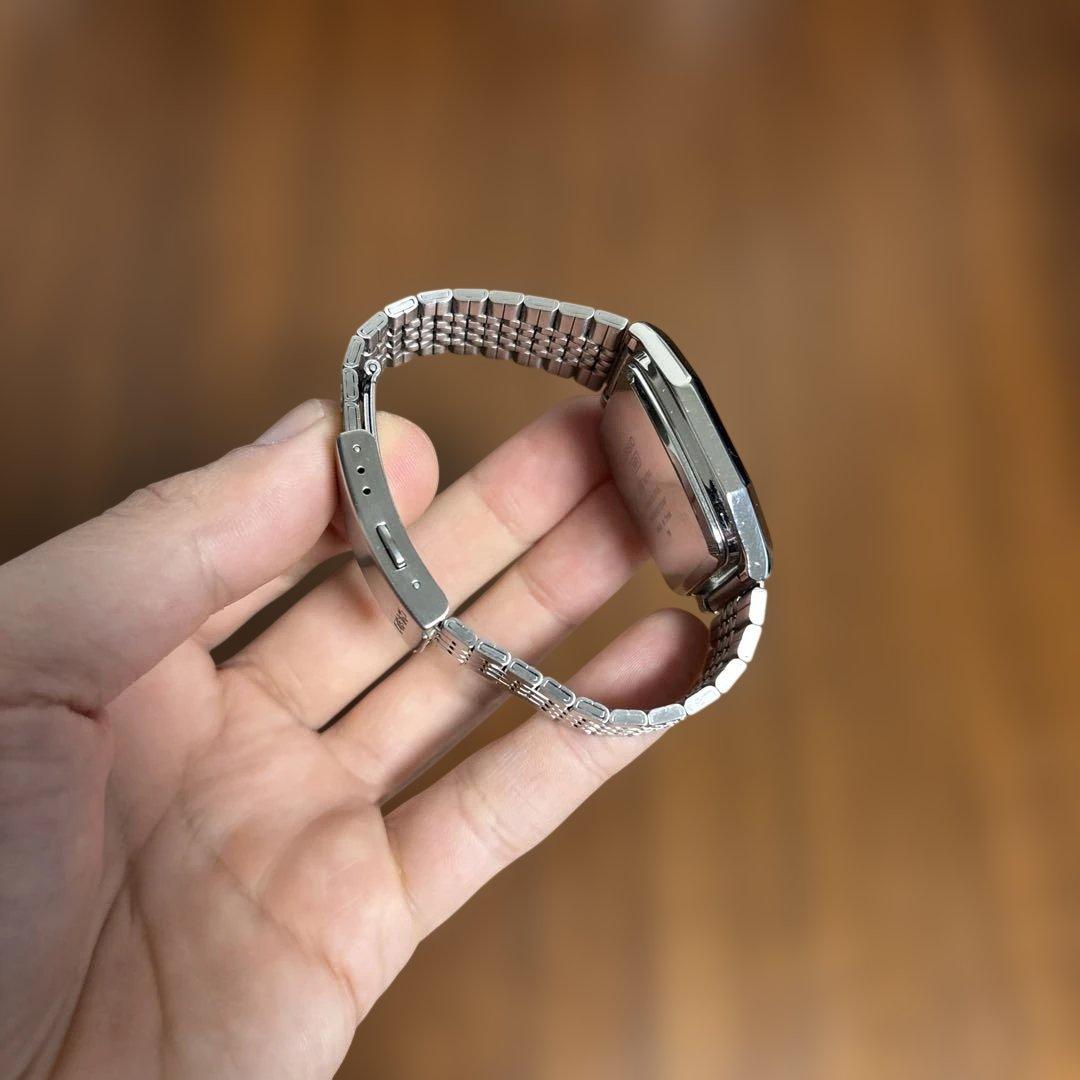 CASIO A1100D-1JF デジタル腕時計 ステンレスモデル