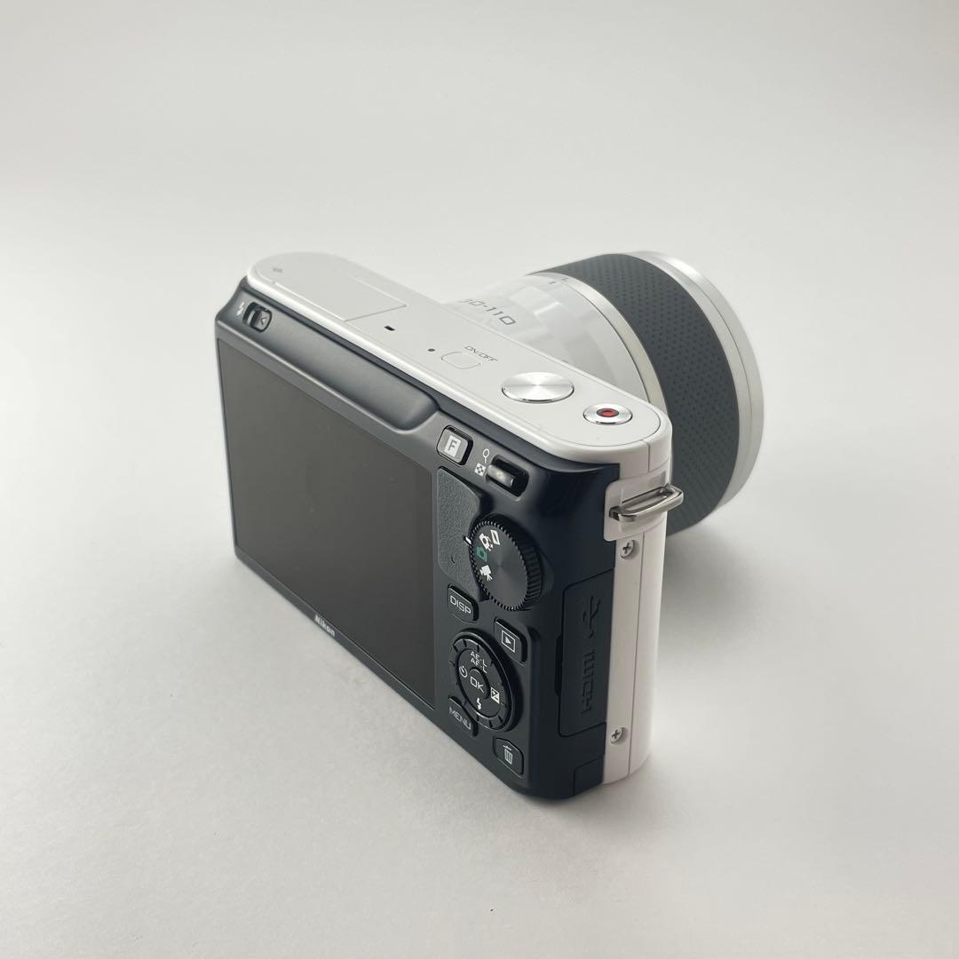 【ショット数3000・返品保証】Nikon1 J1 ホワイト レンズキット