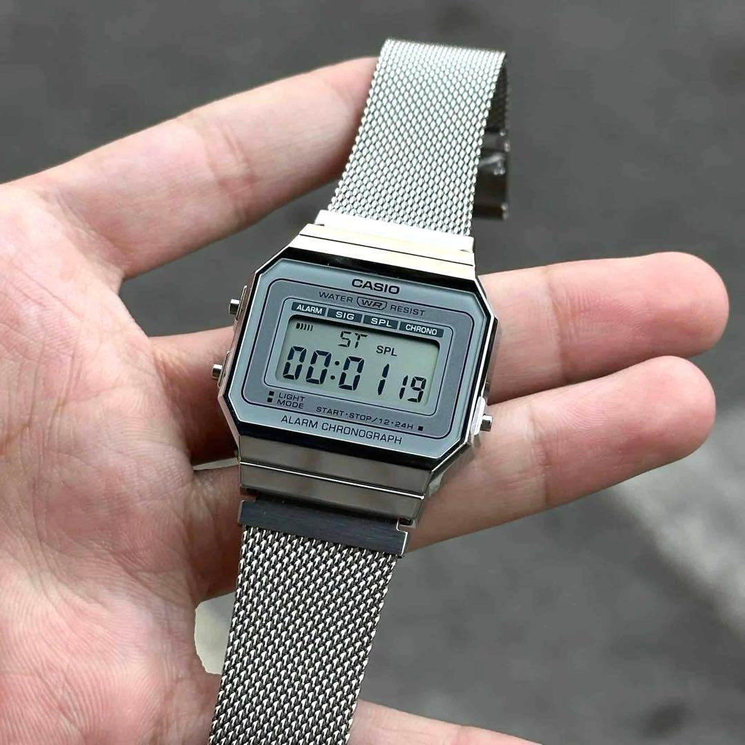 カシオ　デジタル腕時計　（新品）海外モデル　レトロデザイン　シルバー