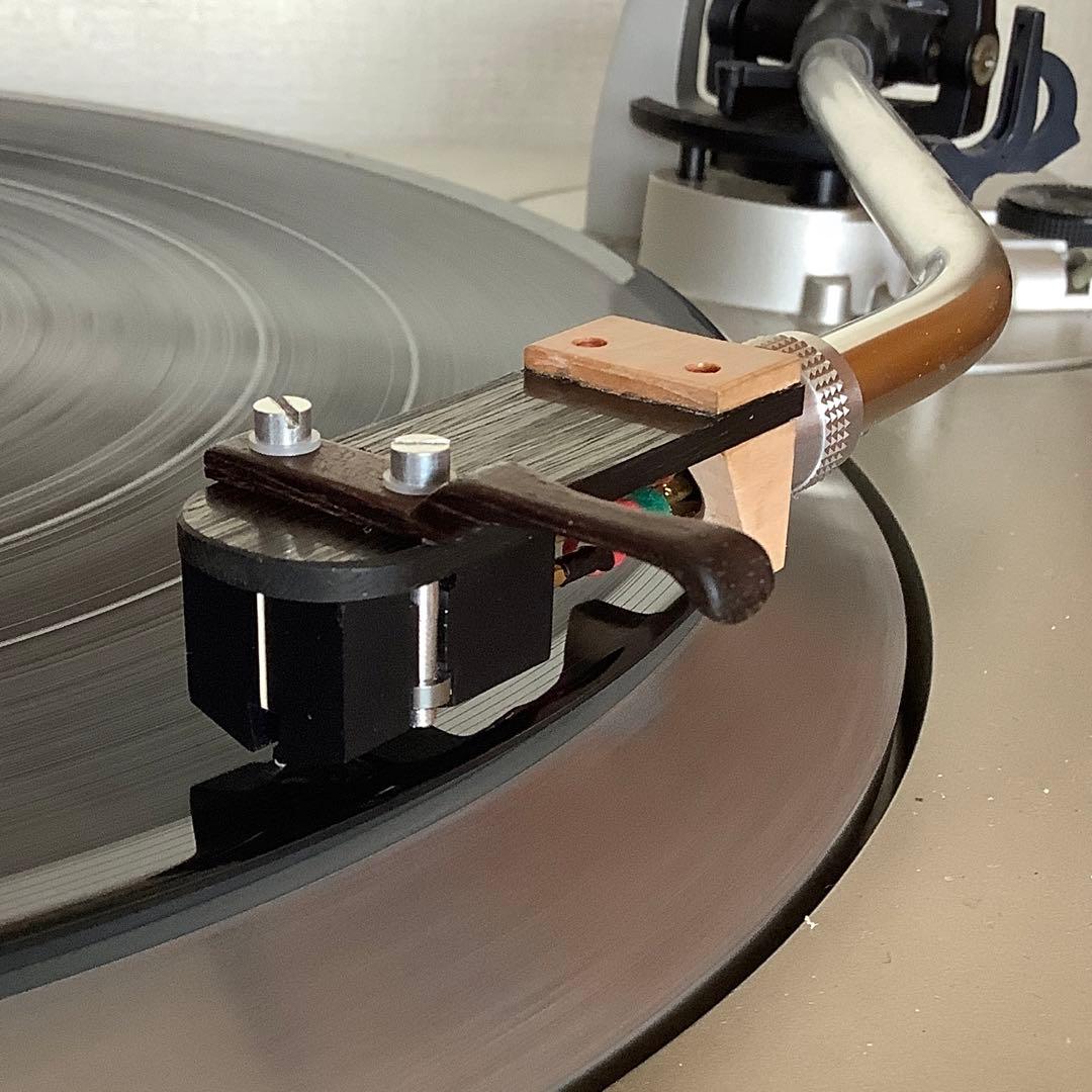 木のヘッドシェル　(備長炭＋レッドロビン　　指掛け、黒檀)  9g