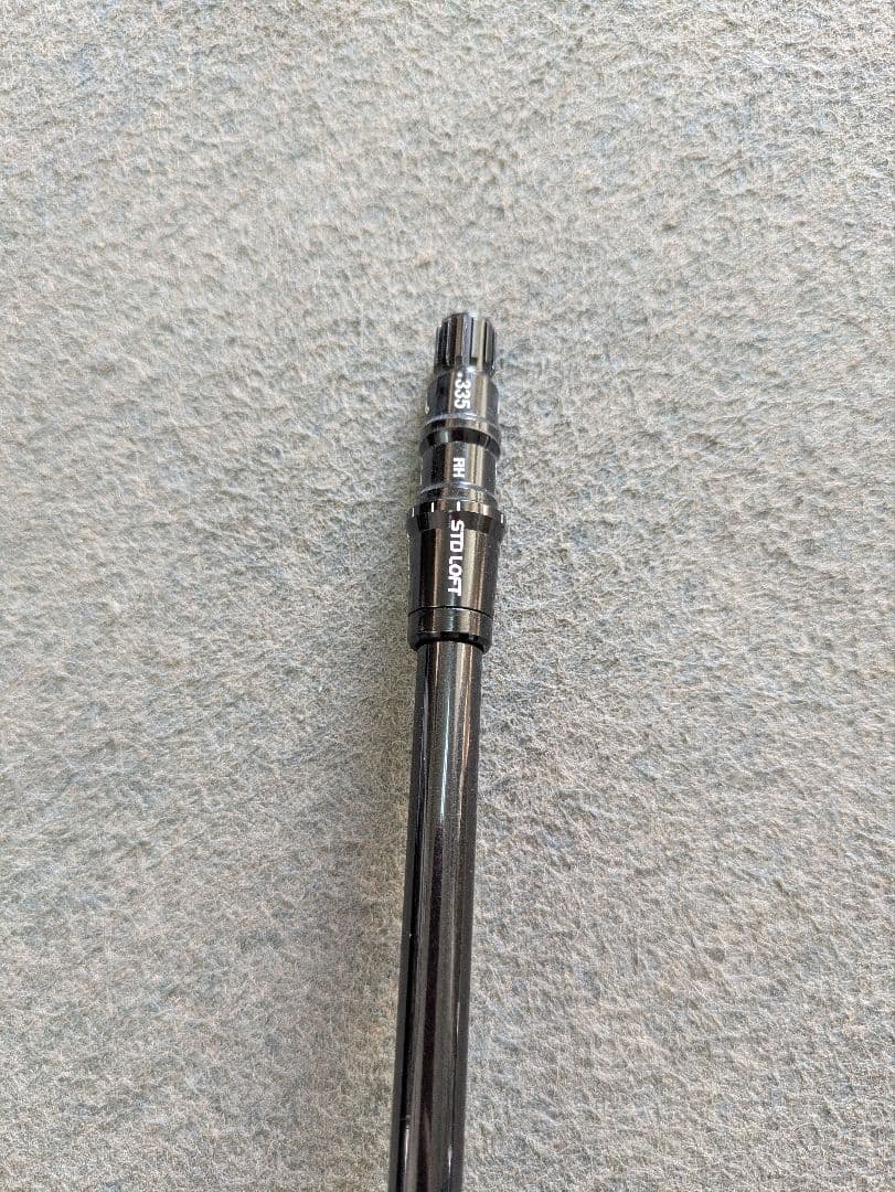 新品未使用 最新テーラーメイドQI4D純正シャフト REAX50S