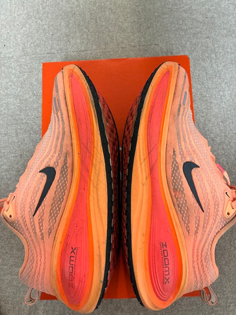 NIKE VOMERO PLUSランニングシューズ 27.0㎝