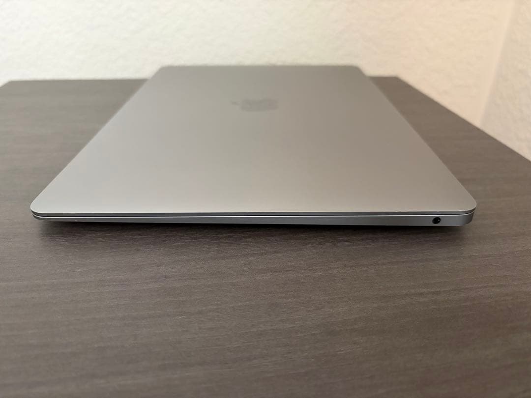 M1 MacBook Air 256GBストレージ　8GBメモリ　本体のみ