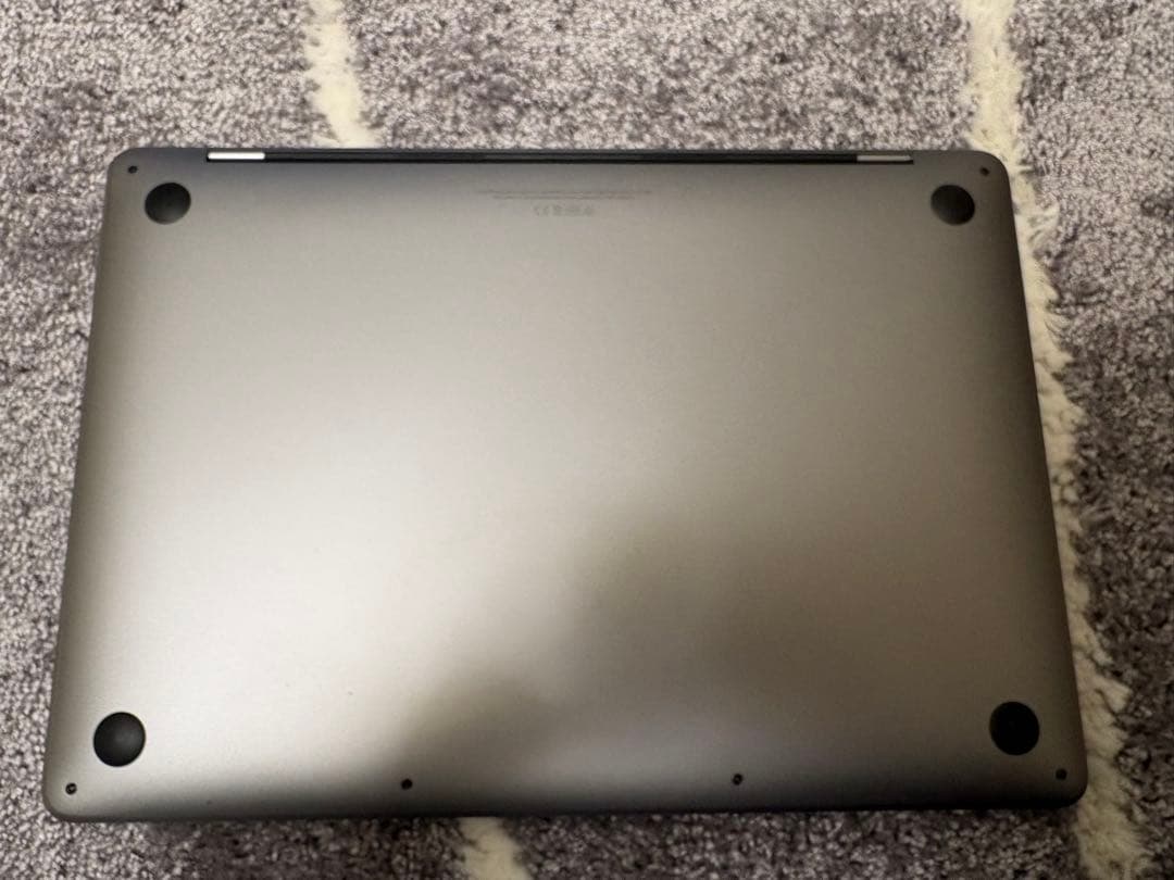 MacBook Pro 13インチ（2020年モデル）※充電器付き