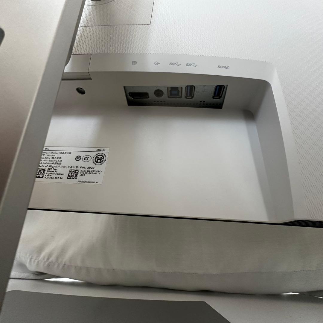 DELL 湾曲モニター 可視サイズ31.5インチ　4K S3221QS