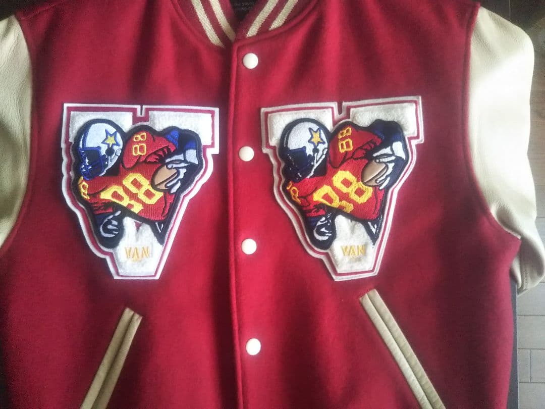 VAN アメフトワッペン（赤）