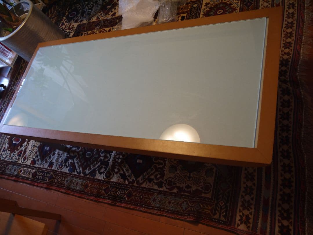 モダンガラスローテーブル