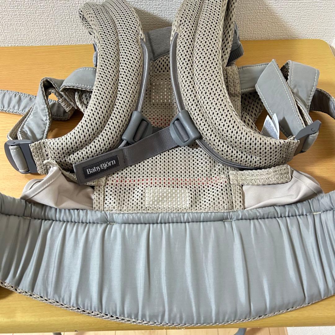 ベビービョルン ハーモニー グレーベージュ 抱っこ紐 メッシュ