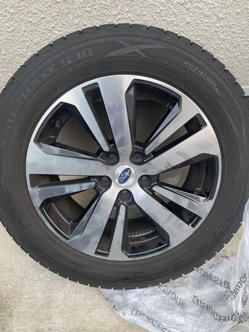 スバル WINTER MAXX SJ8 225/60R18 タイヤセット