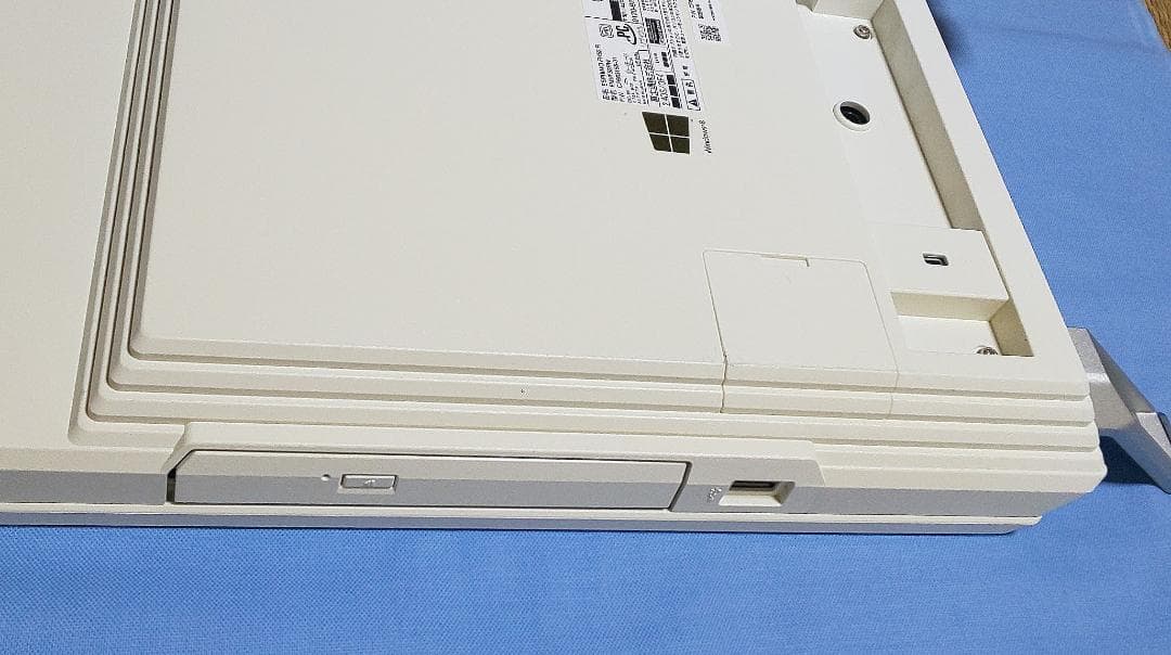 21.5型ESPRIMO FH52/R Core i5/SSD512G/12G