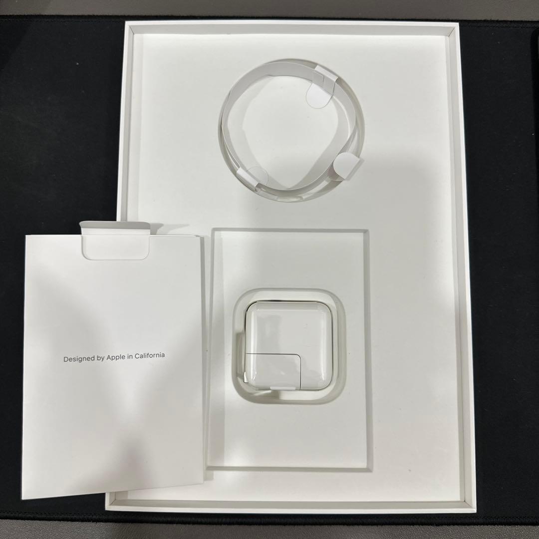 Apple iPad 9.7インチ ホワイト 第６世代 128GB WiFi