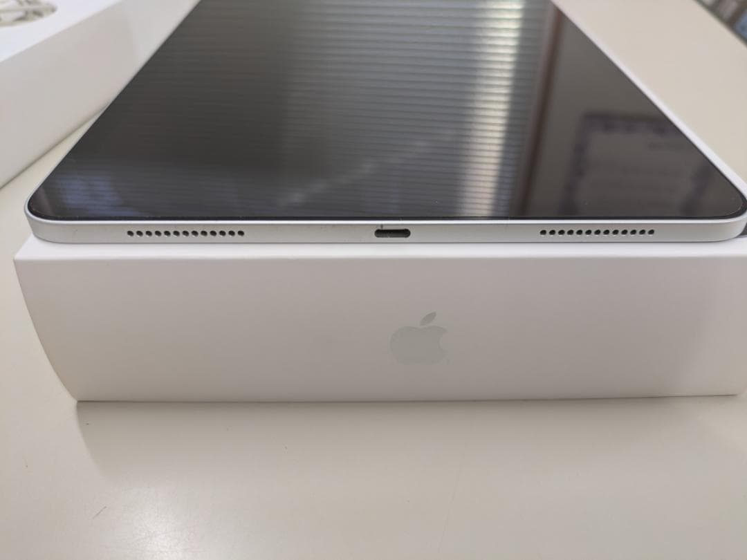 iPad Pro11インチ128GB（第2世代）+Magic Keyboard