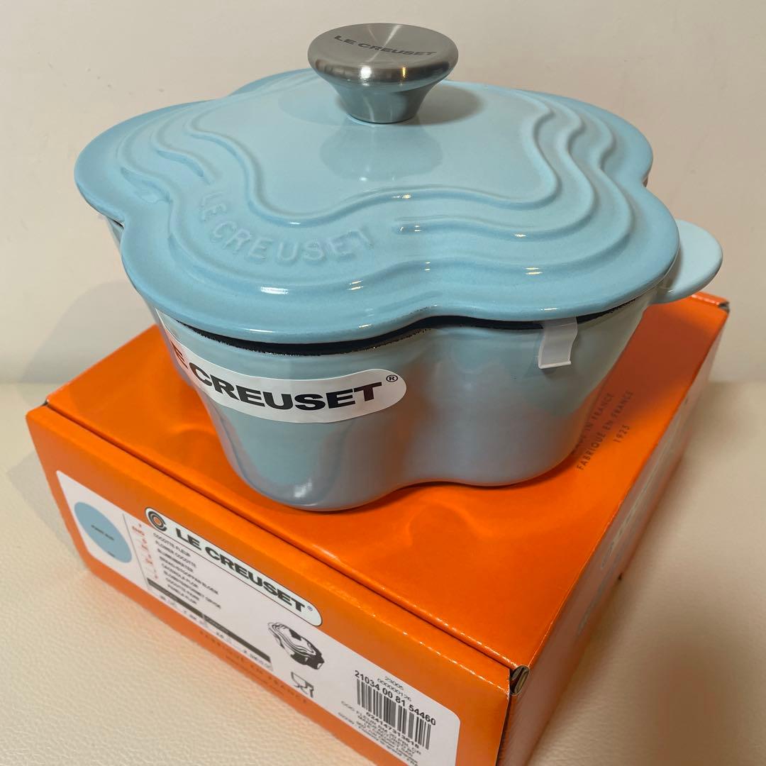 《新品》ルクルーゼ フラワー鍋 水色