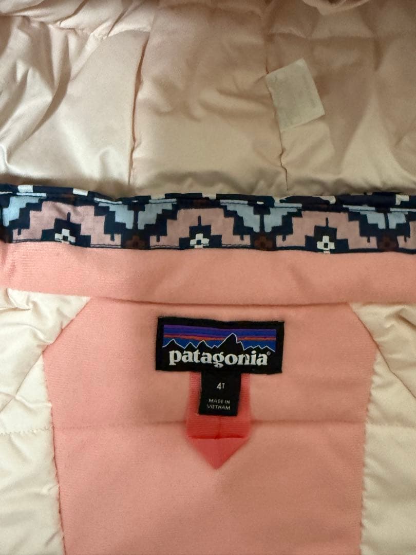 【tatsu】patagonia スノーウェア　4T（子供用）