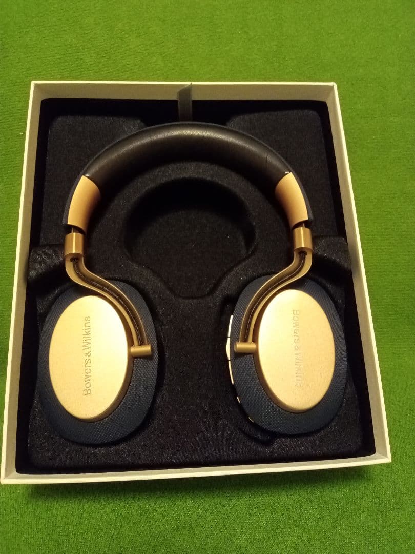 極美品 ワイヤレスヘッドホン Bowers and Wilkins PX/G