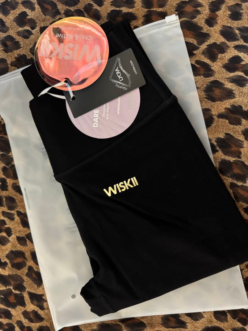 WISKII 新品未使用タグ付き　ヨガ　トレーニング　ウエア　レギンス　黒
