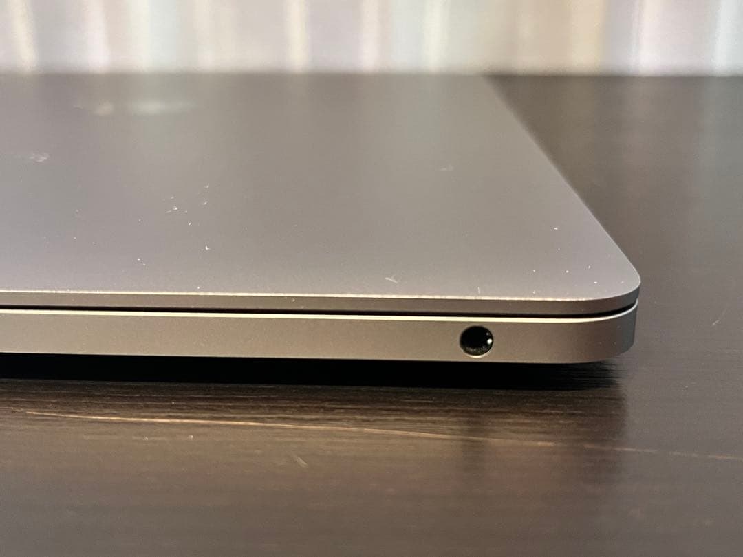 【美品】MacBook pro 2019 256GB 充電ケーブル、箱付き
